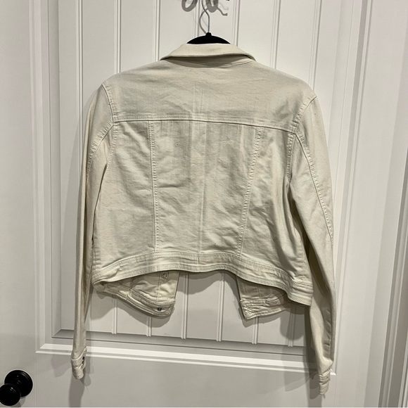 romeo + juliet white denim crop jacket with floral embroidery - Picture 2 of 5